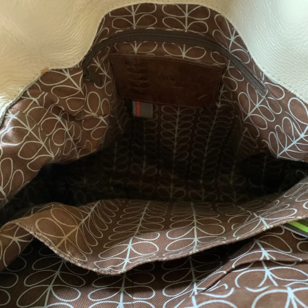 Orla Kiely Green and Cream Shoulder Bag - Picture 3 of 9